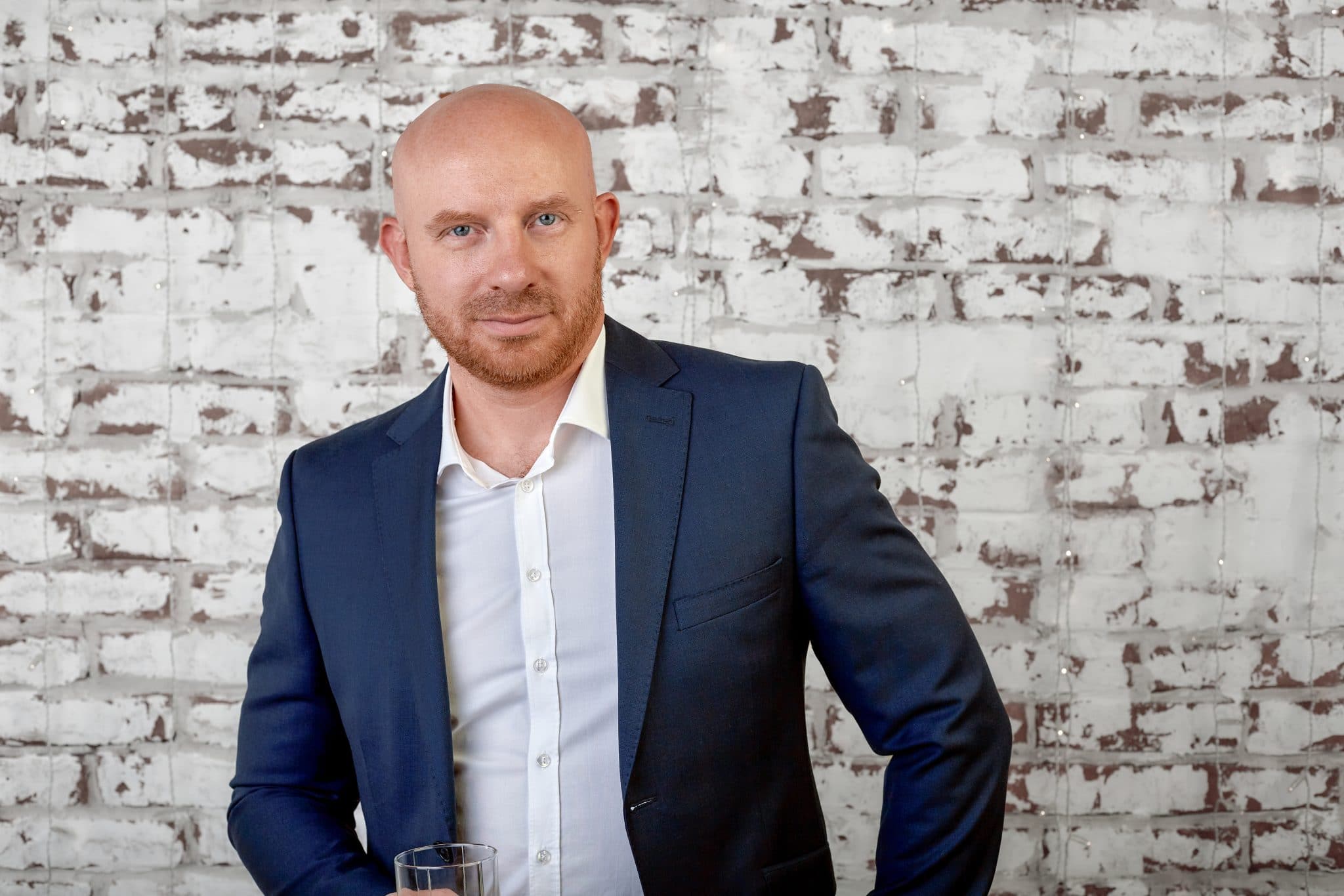 герасимов лысый бизнесмен. лысый бизнесмен. александр гандапас. александр гандапас. лысый бизнесмен.