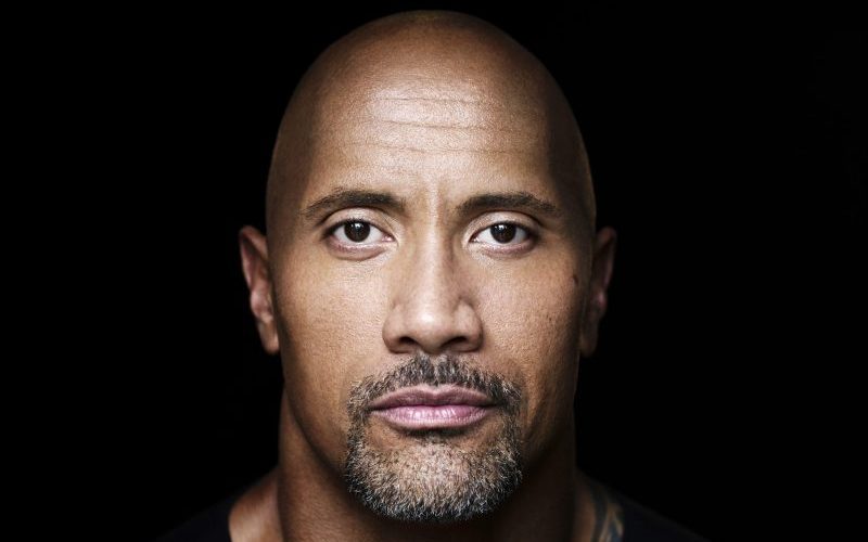 portrait of Dwayne thé rock Johnson with his eyebrow